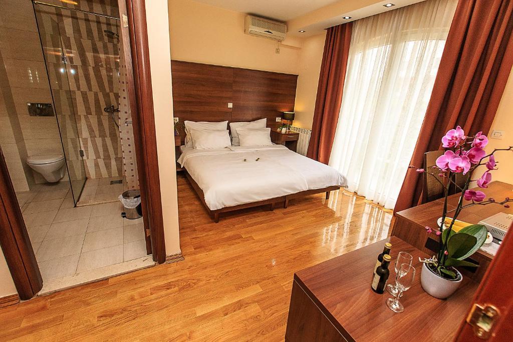 Hotel M Podgorica Room photo